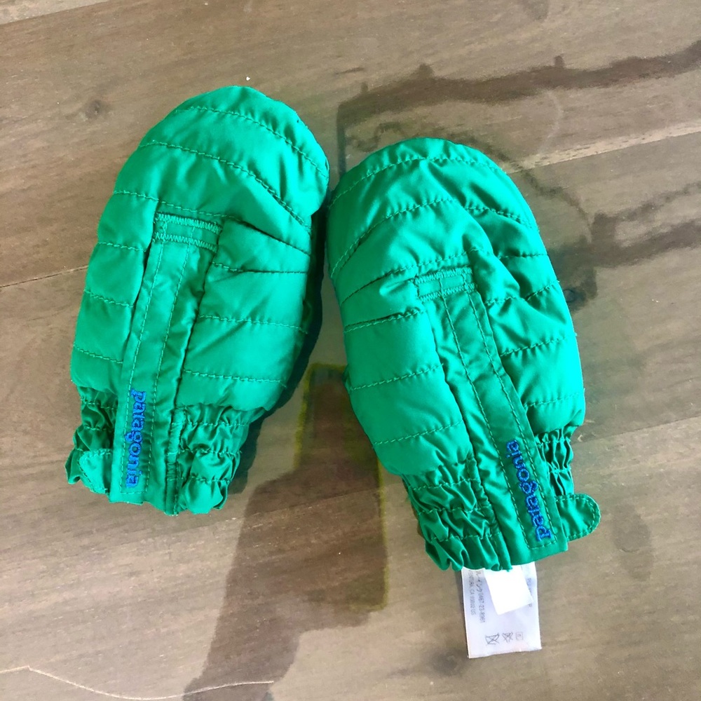 Patagonia Green and Blue Baby Puff Mittens 2-3